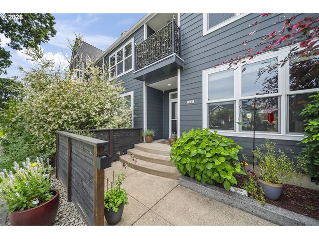 1421 Ne MARKET Dr, Fairview, OR 97024