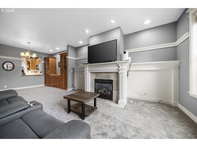 1421 Ne MARKET Dr, Fairview, OR 97024