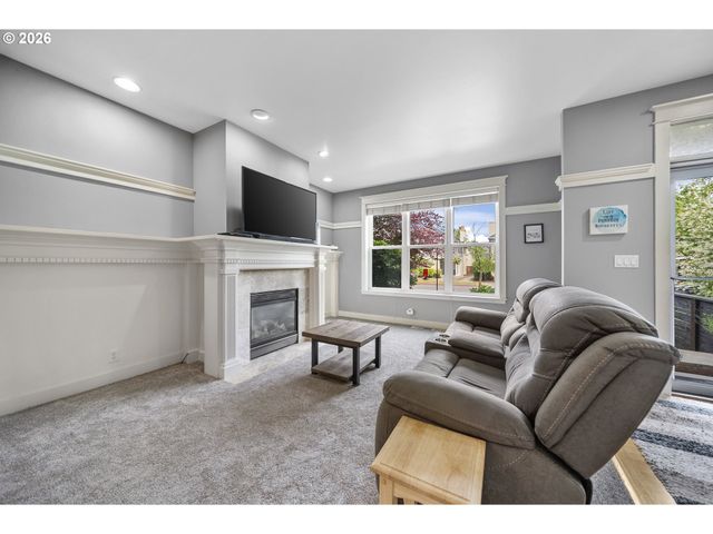 1421 Ne MARKET Dr, Fairview, OR 97024