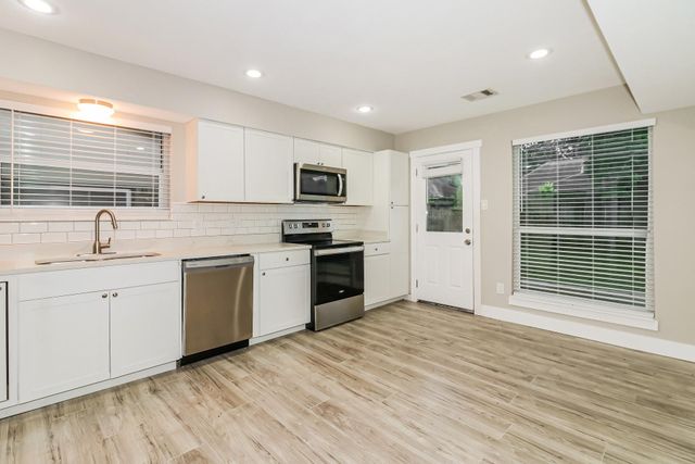 615 Old Colony Drive, Richmond, TX 77406
