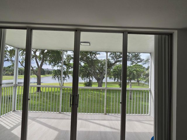 3010 N Course Drive 207, Pompano Beach, FL 33069