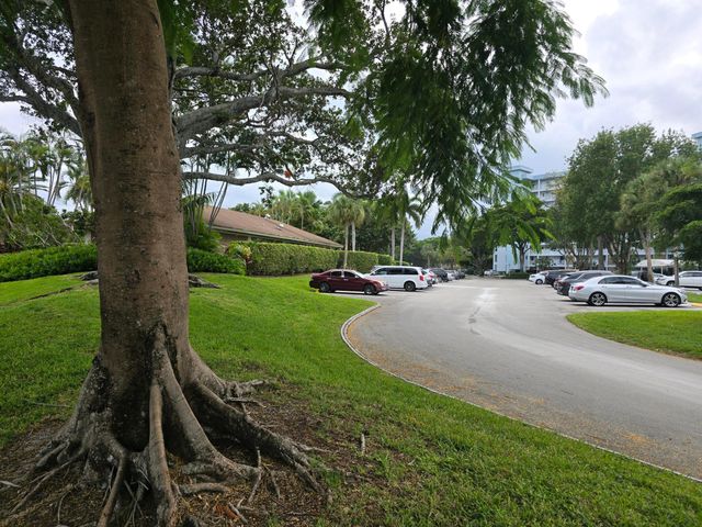 3010 N Course Drive 207, Pompano Beach, FL 33069