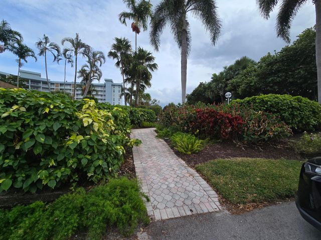 3010 N Course Drive 207, Pompano Beach, FL 33069