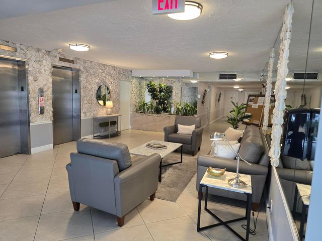 3010 N Course Drive 207, Pompano Beach, FL 33069