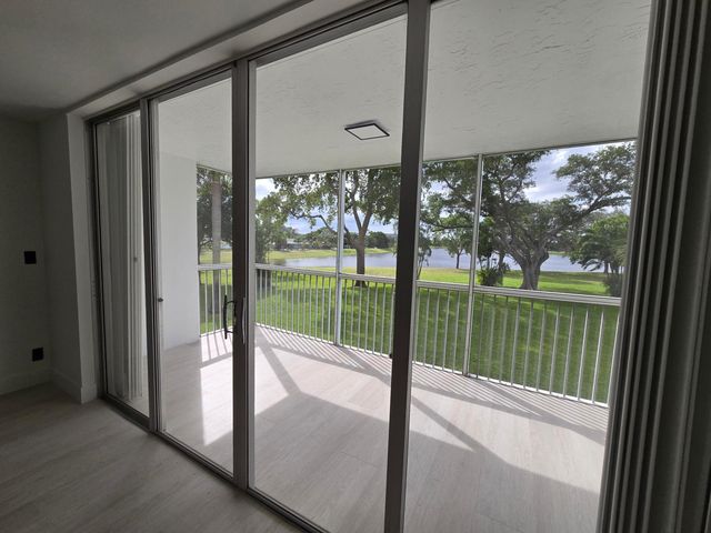 3010 N Course Drive 207, Pompano Beach, FL 33069