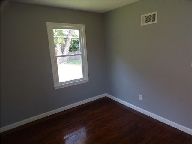 7924 Prospect Avenue, Kansas City, MO 64132