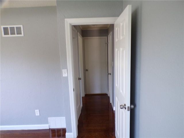 7924 Prospect Avenue, Kansas City, MO 64132