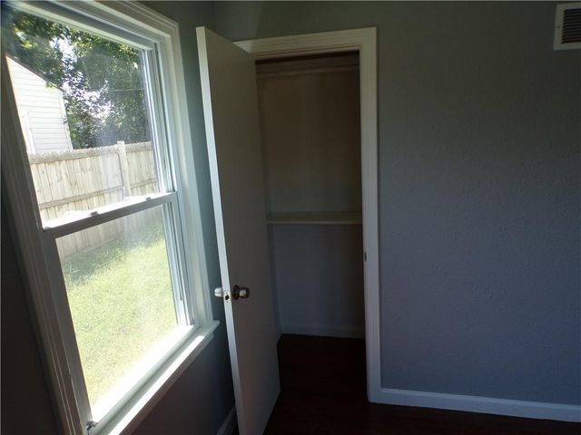 7924 Prospect Avenue, Kansas City, MO 64132