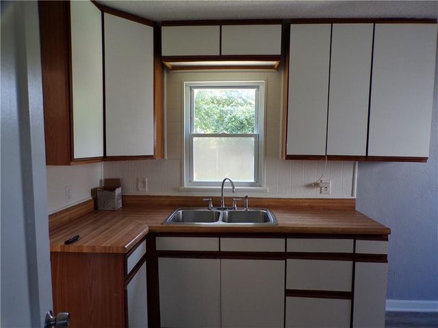 7924 Prospect Avenue, Kansas City, MO 64132