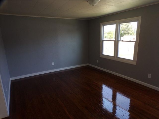 7924 Prospect Avenue, Kansas City, MO 64132
