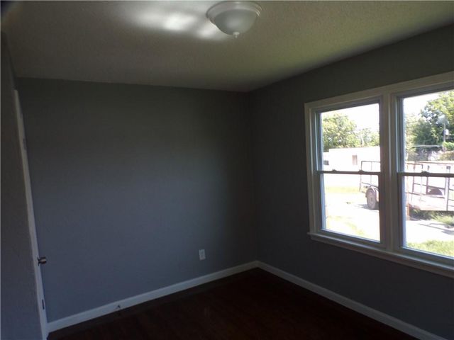 7924 Prospect Avenue, Kansas City, MO 64132
