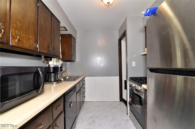 624 Timothy Lane, Cleveland, OH 44109