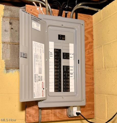 624 Timothy Lane, Cleveland, OH 44109