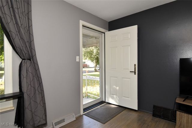 624 Timothy Lane, Cleveland, OH 44109