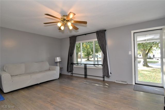 624 Timothy Lane, Cleveland, OH 44109