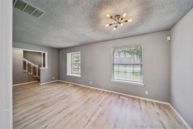 3111 Skylane Drive, Sand Springs, OK 74063