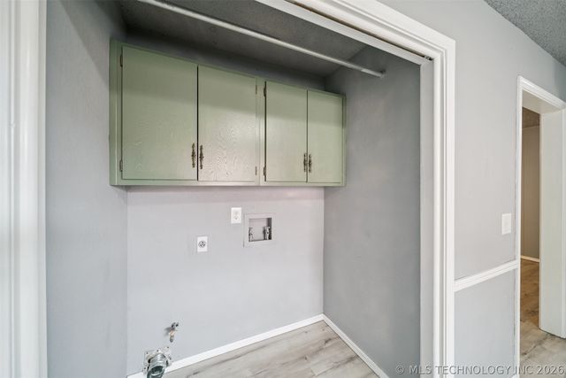 3111 Skylane Drive, Sand Springs, OK 74063