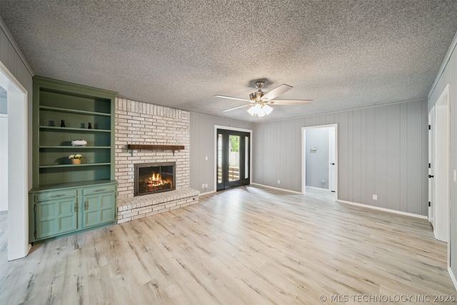 3111 Skylane Drive, Sand Springs, OK 74063