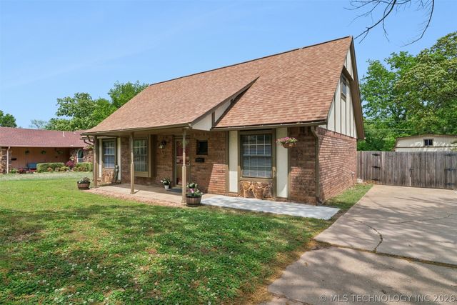3111 Skylane Drive, Sand Springs, OK 74063