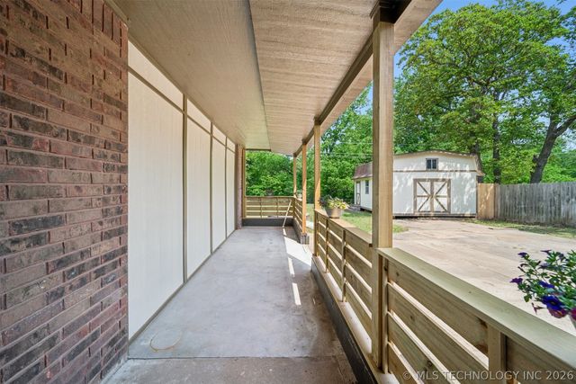 3111 Skylane Drive, Sand Springs, OK 74063