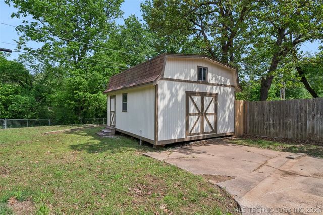 3111 Skylane Drive, Sand Springs, OK 74063