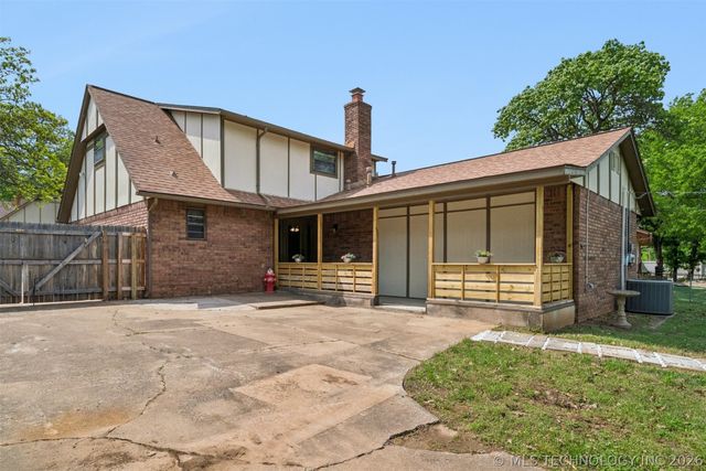 3111 Skylane Drive, Sand Springs, OK 74063