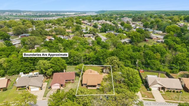 3111 Skylane Drive, Sand Springs, OK 74063