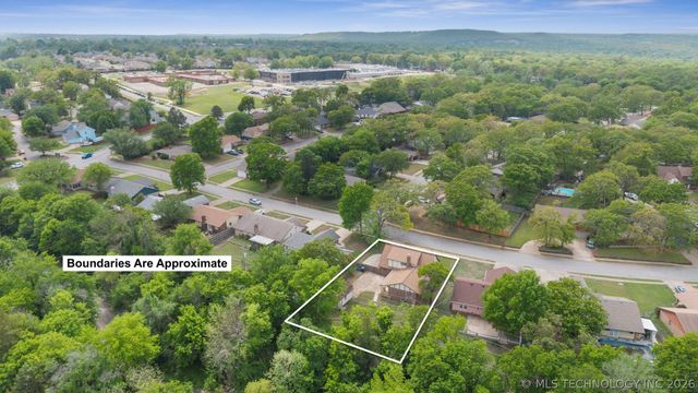 3111 Skylane Drive, Sand Springs, OK 74063
