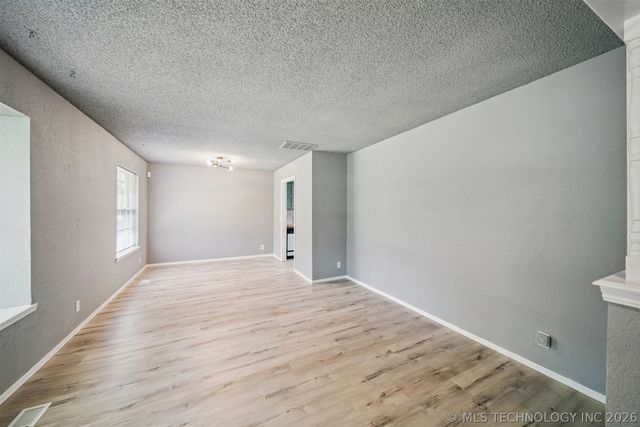 3111 Skylane Drive, Sand Springs, OK 74063