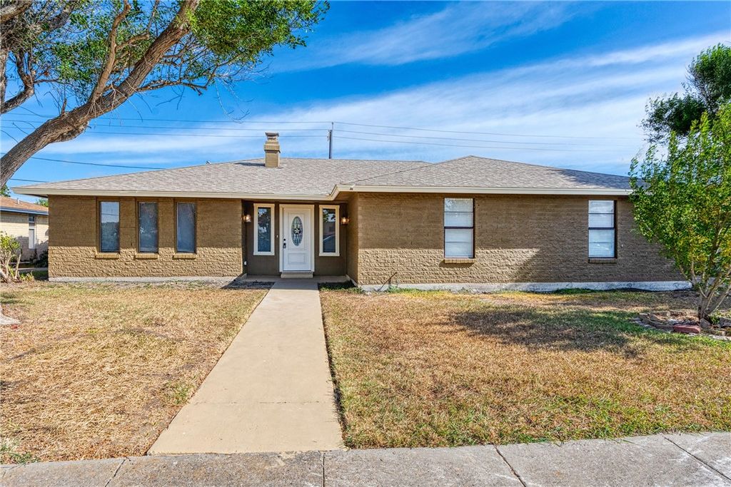 2228 Memorial Pkwy, Portland, TX 78374 — exterior