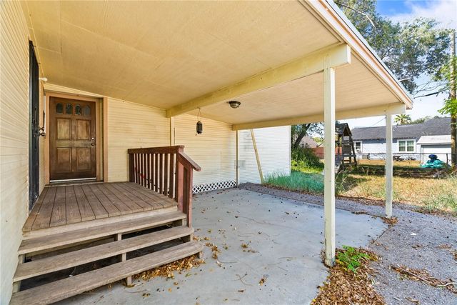 626 Caddo St, Corpus Christi, TX 78412