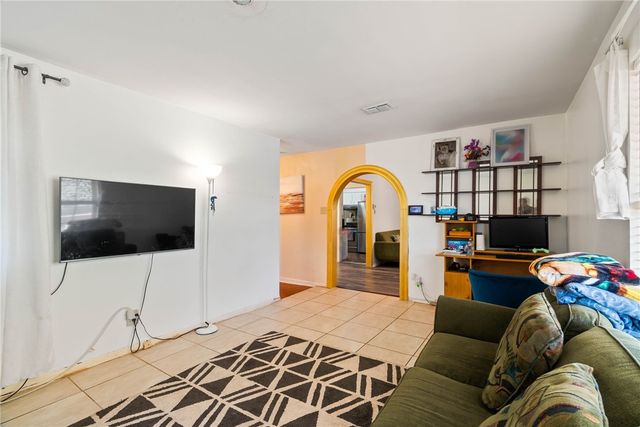 626 Caddo St, Corpus Christi, TX 78412