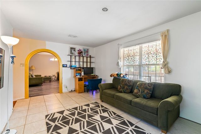 626 Caddo St, Corpus Christi, TX 78412