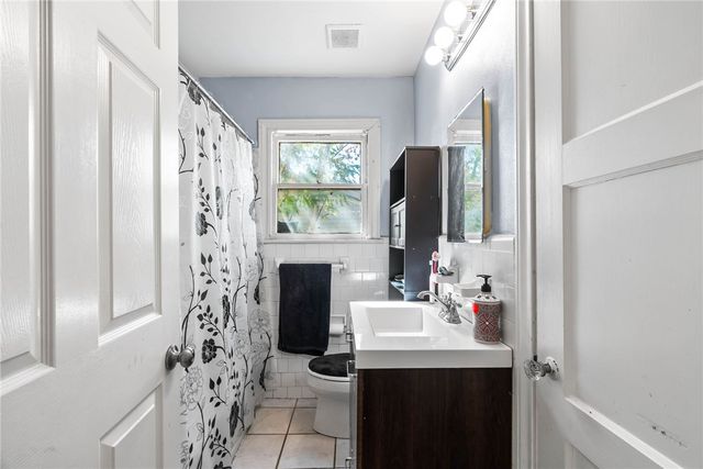 626 Caddo St, Corpus Christi, TX 78412