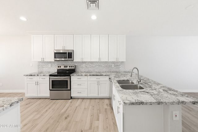 8675 E BELLEVIEW Place, Scottsdale, AZ 85257