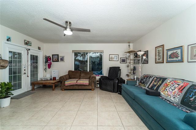 10760 NW 21st St, Sunrise, FL 33322