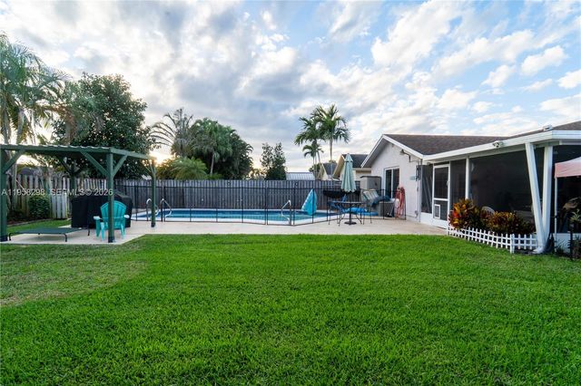 10760 NW 21st St, Sunrise, FL 33322