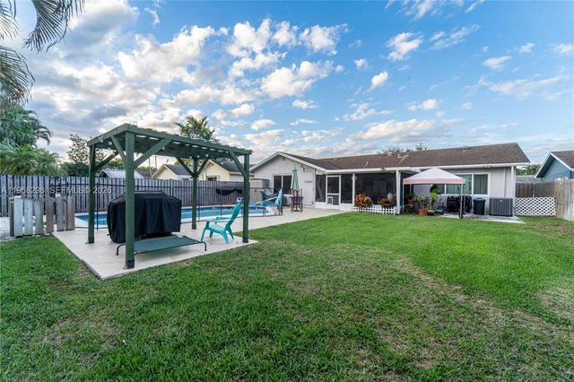 10760 NW 21st St, Sunrise, FL 33322