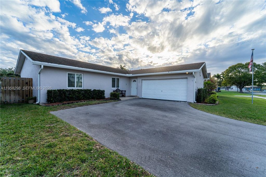 10760 NW 21st St, Sunrise, FL 33322