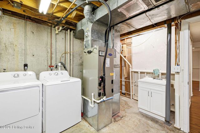 910 Dana Marie Dr, Louisville, KY 40223
