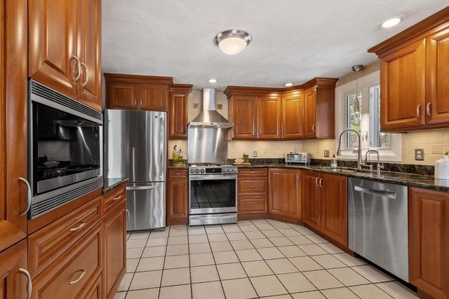 4 Boutwell Street, Wilmington, MA 01887