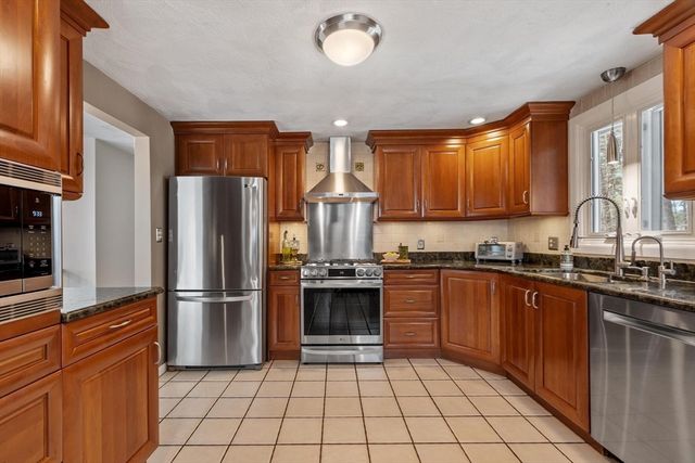 4 Boutwell Street, Wilmington, MA 01887