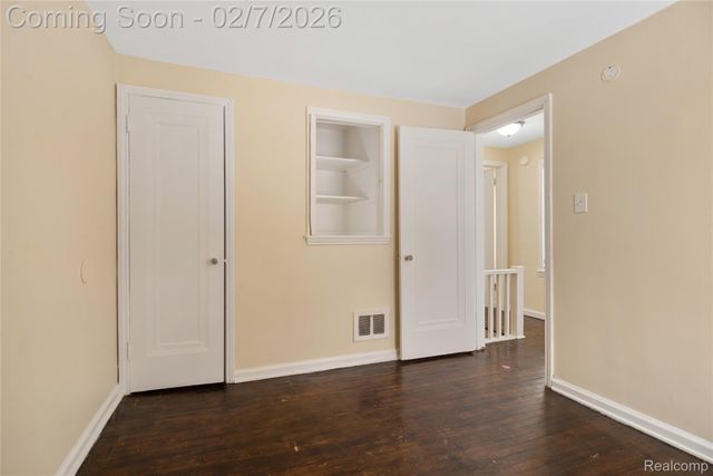 19302 Meyers Road, Detroit, MI 48235