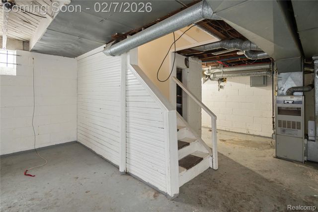 19302 Meyers Road, Detroit, MI 48235