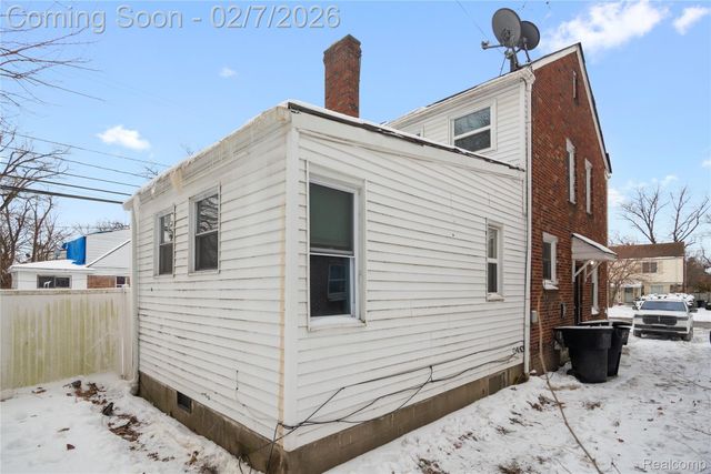 19302 Meyers Road, Detroit, MI 48235