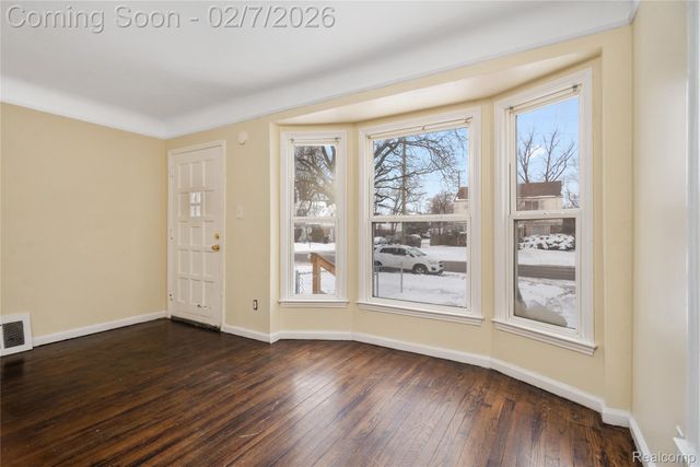 19302 Meyers Road, Detroit, MI 48235