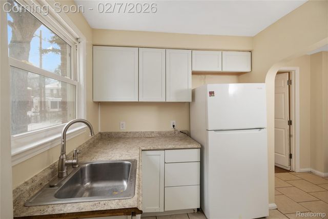 19302 Meyers Road, Detroit, MI 48235