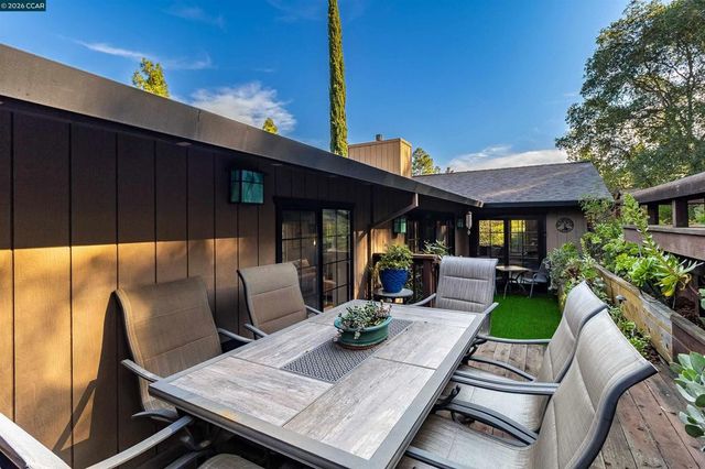 1455 Purson Ln, Lafayette, CA 94549