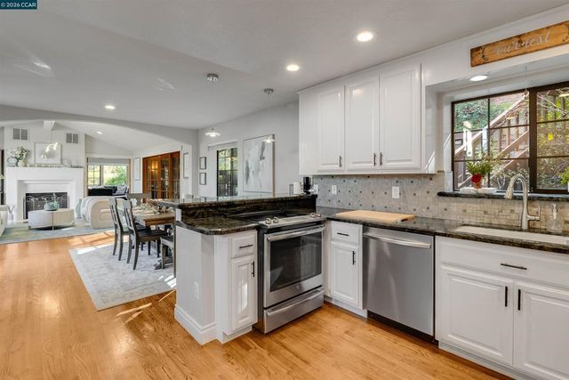 1455 Purson Ln, Lafayette, CA 94549