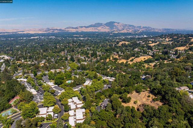 1455 Purson Ln, Lafayette, CA 94549